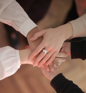 Approche systémique de coaching de cohésion d'équipe - team building - avec l'ennéagramme et les constellations d'organisation